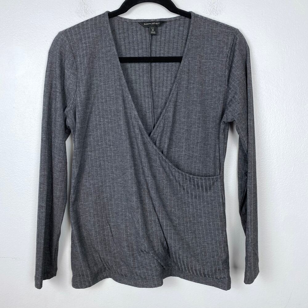 Banana Republic Long Sleeve Faux Wrap Ribbed Top V-Neckline Pullover Size Medium